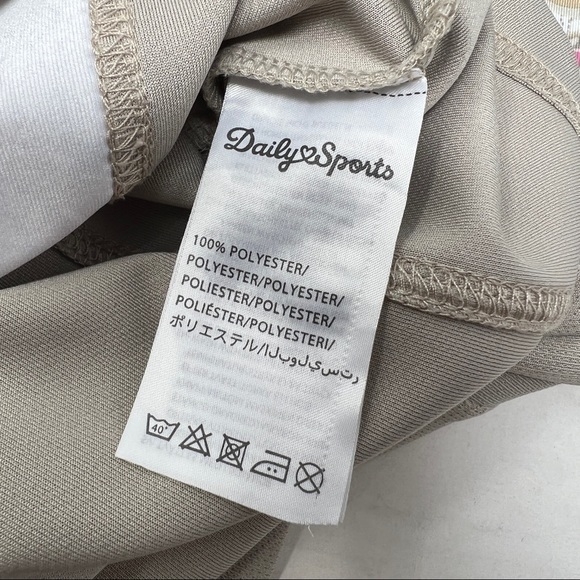 Daily Sports Women's Small Multicolor Floral Short Sleeve‎ Snap Button Top - Picture 5 of 5